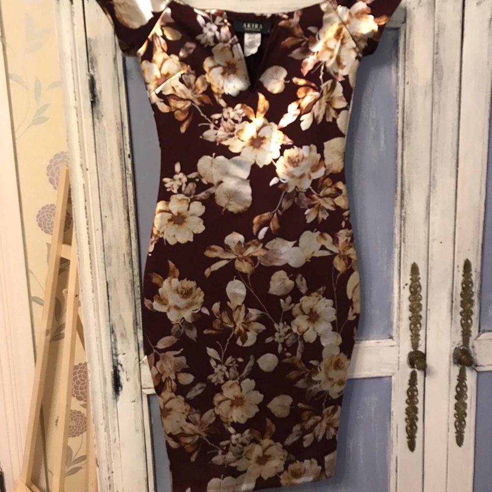 Akira gorgeous dress size small. Like new